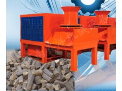造“金”產品秸稈壓塊機-- 河南鑫洋機械設備有限公司