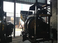 全銅加大電機(jī)軌道式提升／自提混凝土／全自動(dòng)液壓攪拌機(jī)-- 鄭州市興隆建筑機(jī)械有限公司銷售部