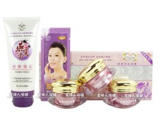 嬌伶燕窩素白里透紅3件套，尊貴版燕窩素-- 廣西南寧市護(hù)膚精品化妝品公司銷售部