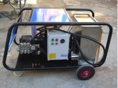 高壓熱水清洗機(jī)報價-- 沈陽瑞新科技有限公司