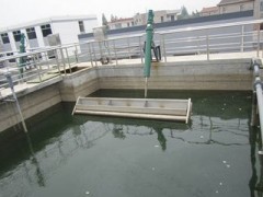 中信污水成套設(shè)備潷水器的設(shè)計生產(chǎn)與銷售-- 江蘇中信廣益環(huán)保設(shè)備有限公司