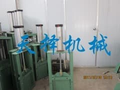 插板閥試機(jī)-- 孝義天擇機(jī)械設(shè)備有限公司