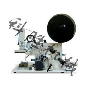 承德科勝半自動方瓶貼標(biāo)機|罐頭瓶貼