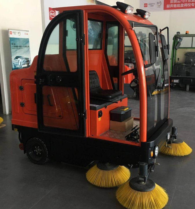 工業(yè)用全封閉電動座駕掃地車2000型垃圾灰塵物業(yè)小區(qū)清掃車-- 山東豪沃工程機械有限公司