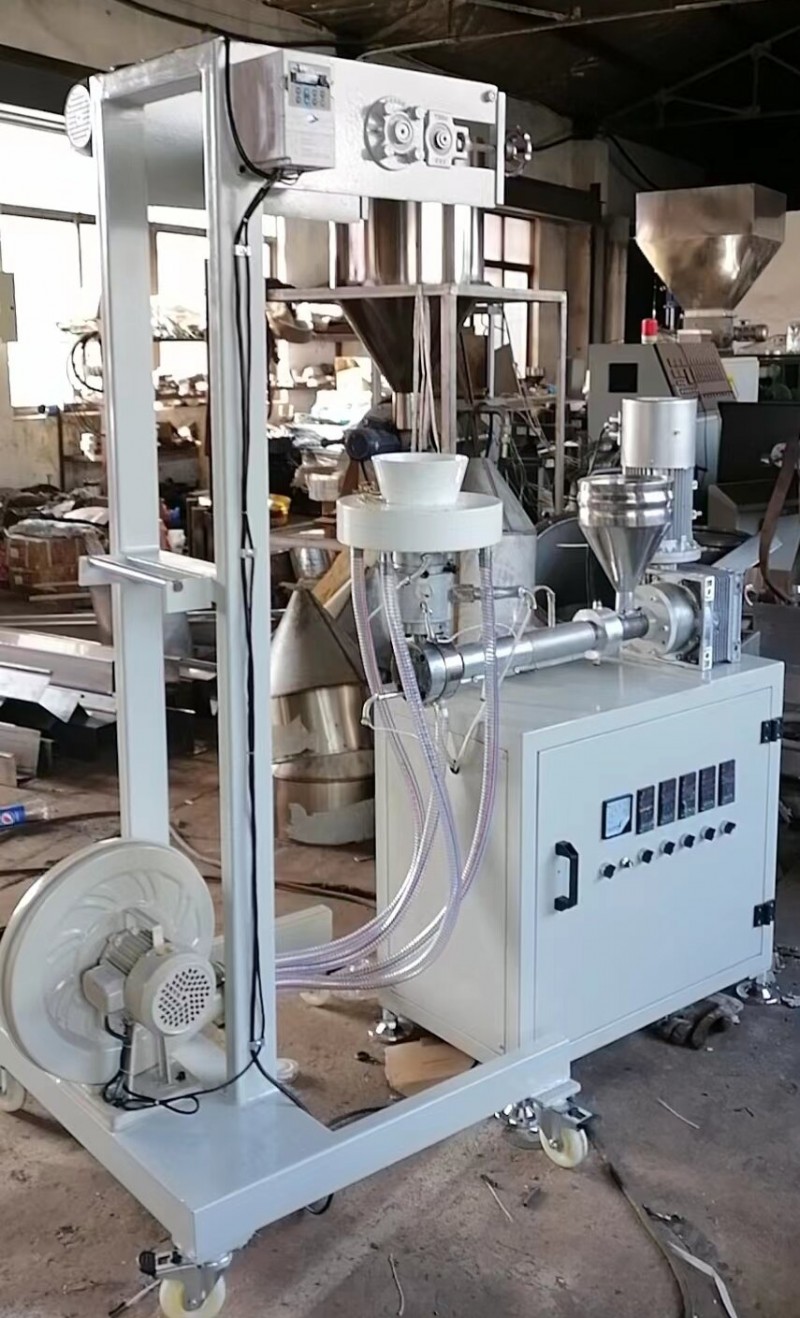 小型吹膜機(jī)廠家聯(lián)系電話-- 東莞市九通機(jī)械有限公司